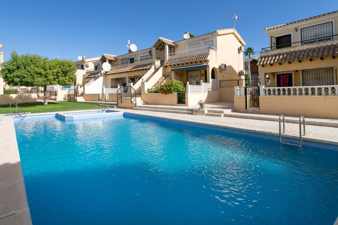 Heads 2 Holiday Homes Apartment Villamartin  Exteriér fotografie